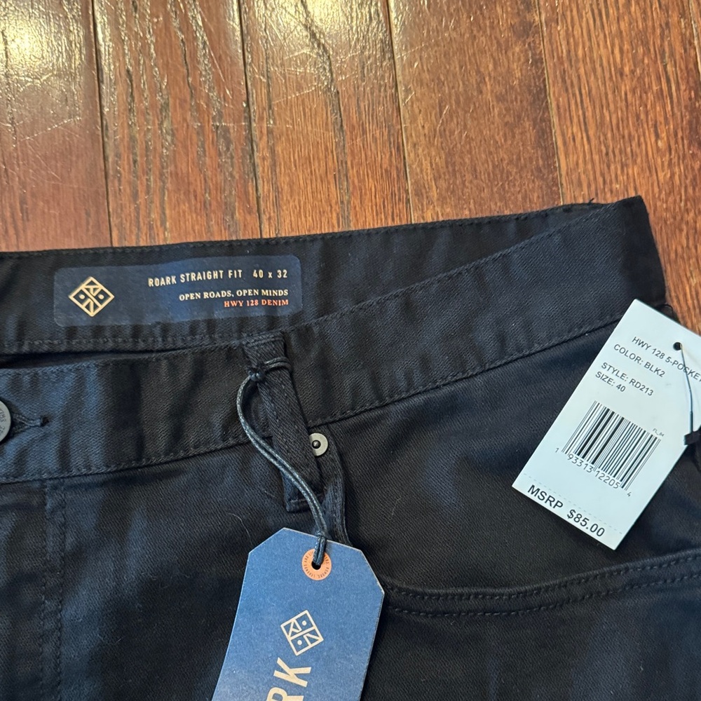 Roark Men's Deep Black Relaxed Jeans - Picture 4 of 4